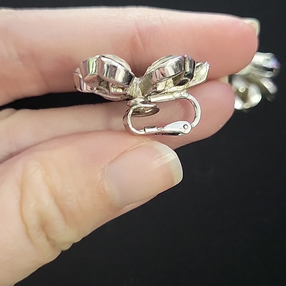 ๐ Vintage Trifari four leaf clover clip on earrings - Picture 5 of 6